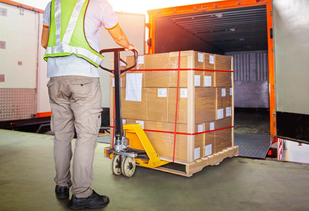 Maximizing Workplace Safety: The Importance of a First Aid Course in Dublin - First Aid Training Article