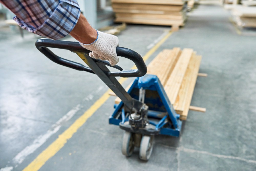 Why a First Aid Course Online is Essential for Workplace Safety - First Aid Training Article