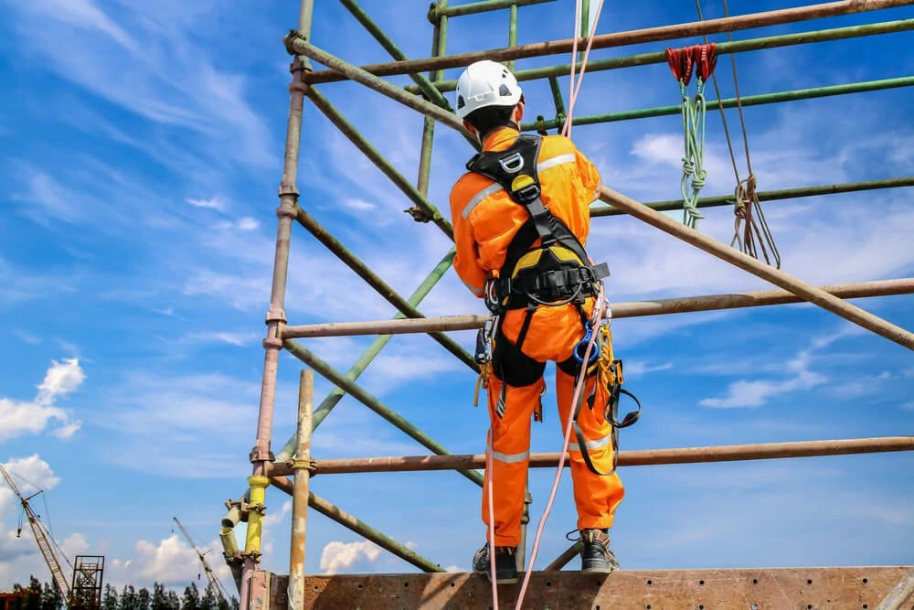 Essential Steps for Effective Risk Assessments Before First Aid - First Aid Training Article